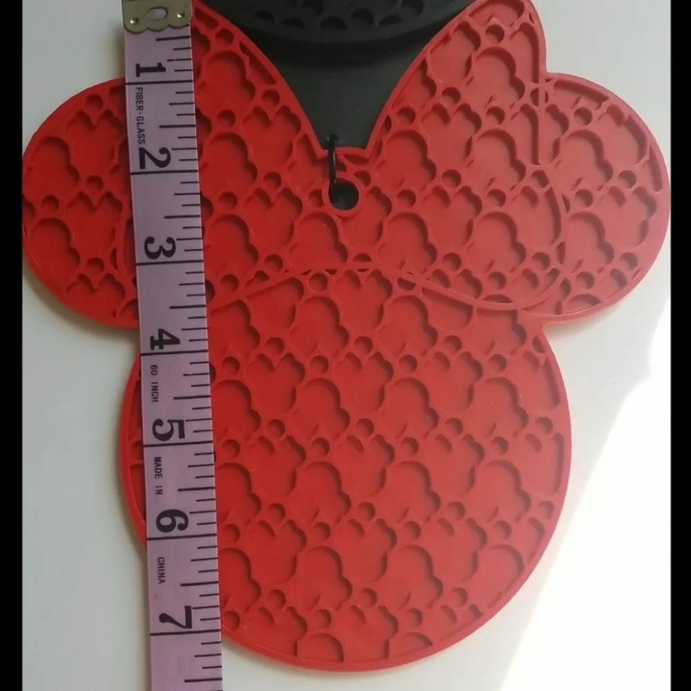 NWT Mickey and Minnie Set of 2 Trivets